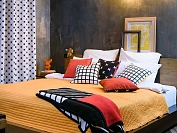 Фото №4 Декоративная подушка Memphis, красный, черный